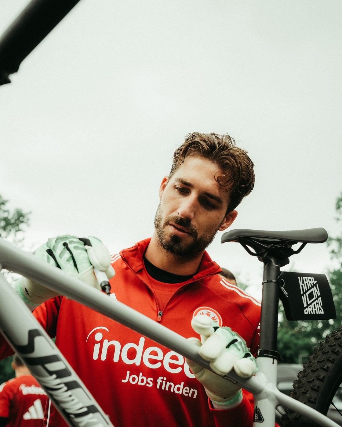 Eintracht Frankfurt × Specialized